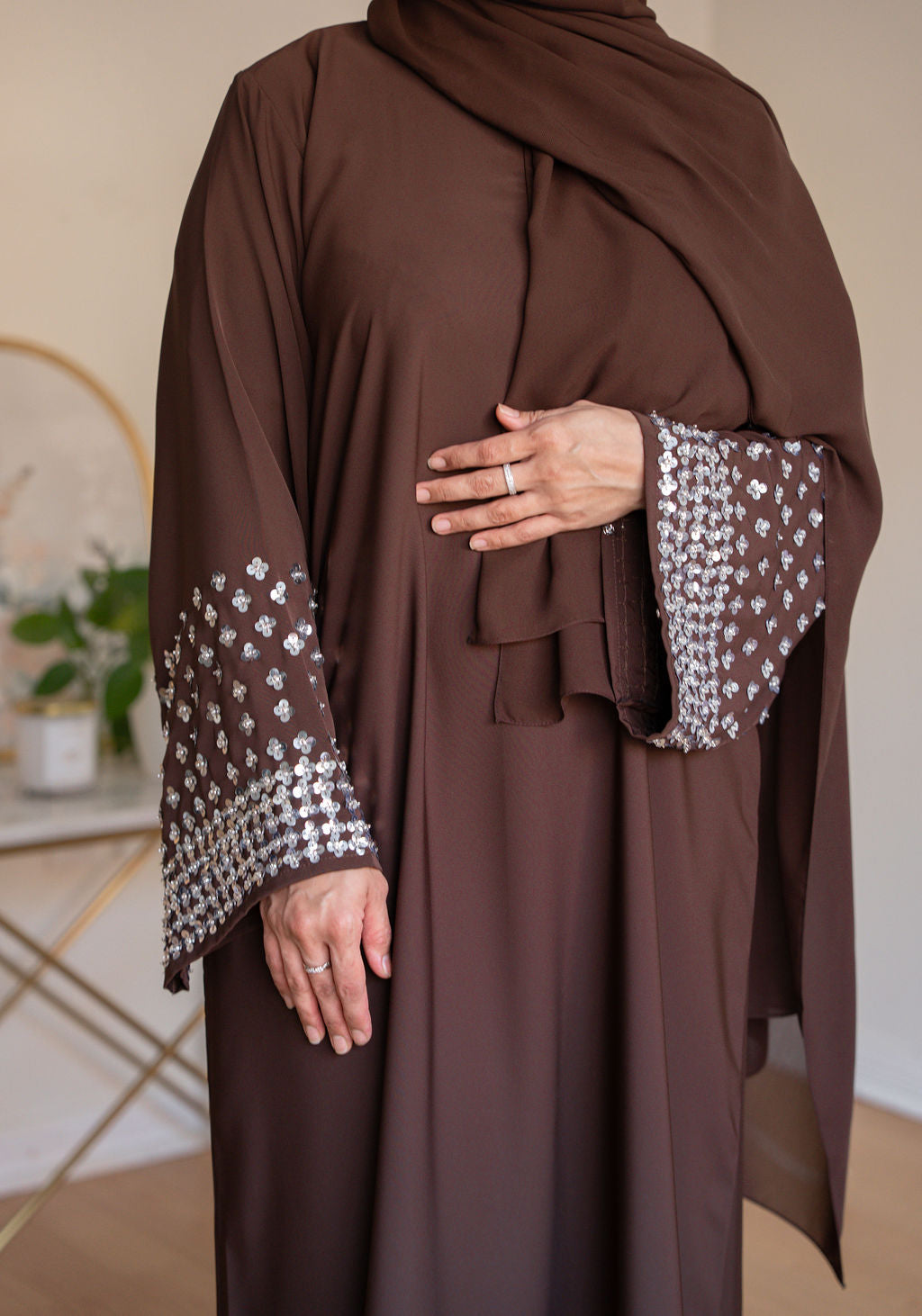 UMBER - Closed Zippered Nada Abaya