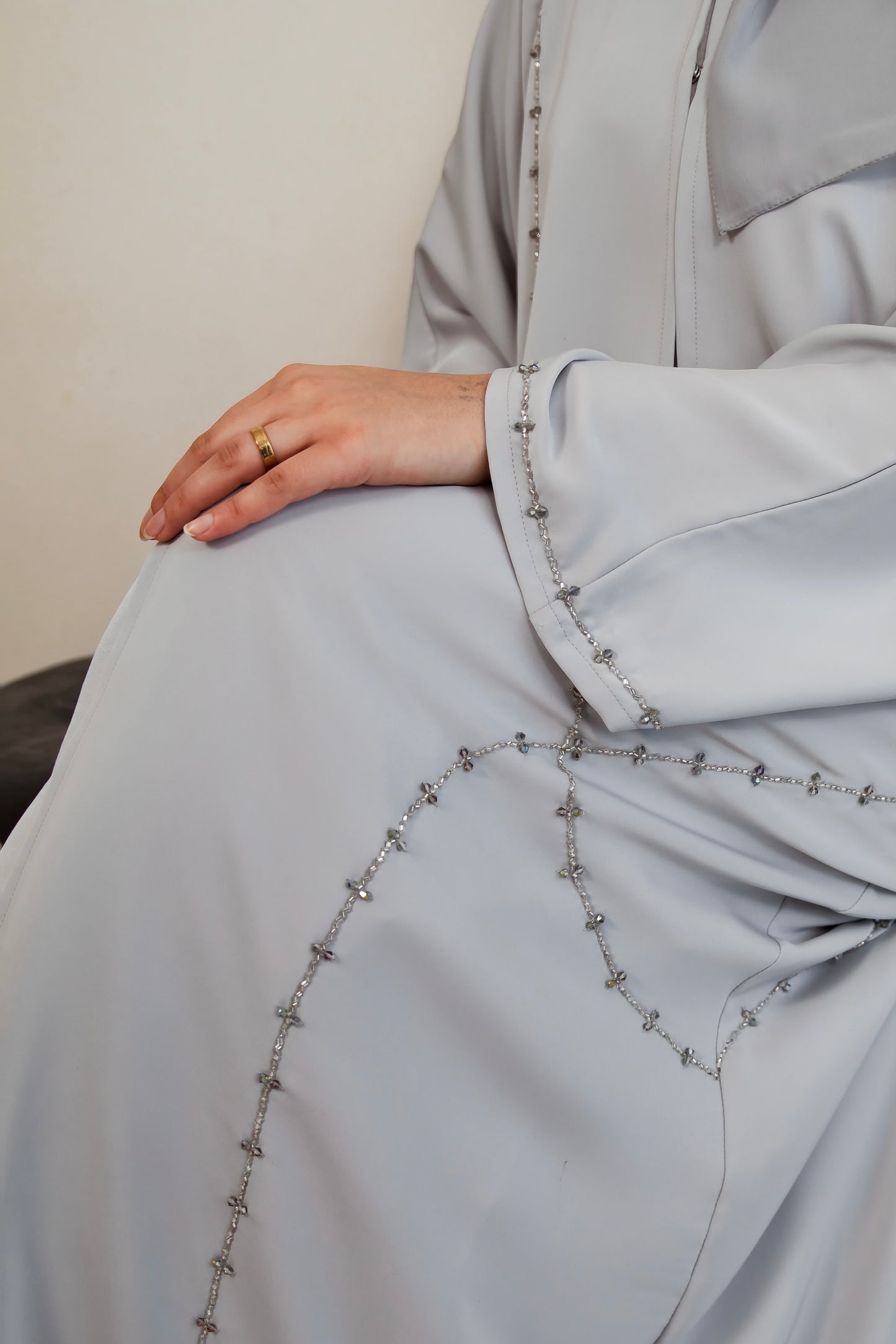 AMIRA - Front Open Buttoned Nada Abaya
